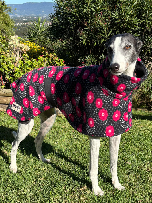 Only 2 left! Pretty poppies lightweight  fleece sports. On sale