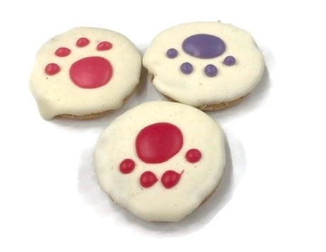 Princess Pack a box filled with pink & purple yoghurt, carob and savoury treats