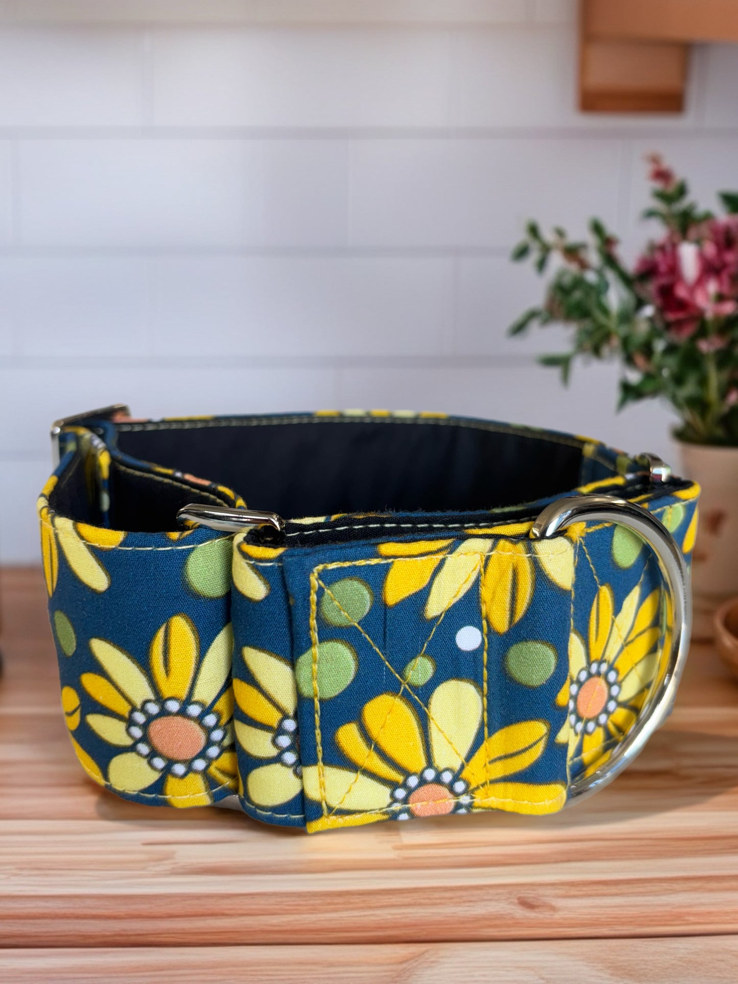 Retro daisy Martingale collar daisies on teal 50 & 38mm width