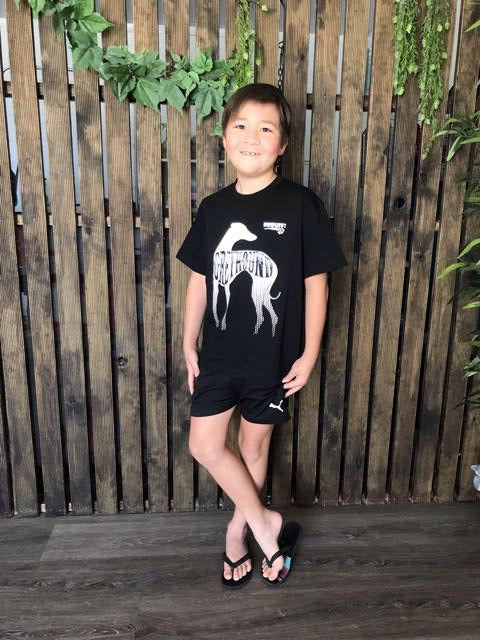 Kid’s black cotton tee shirt with greyhound print