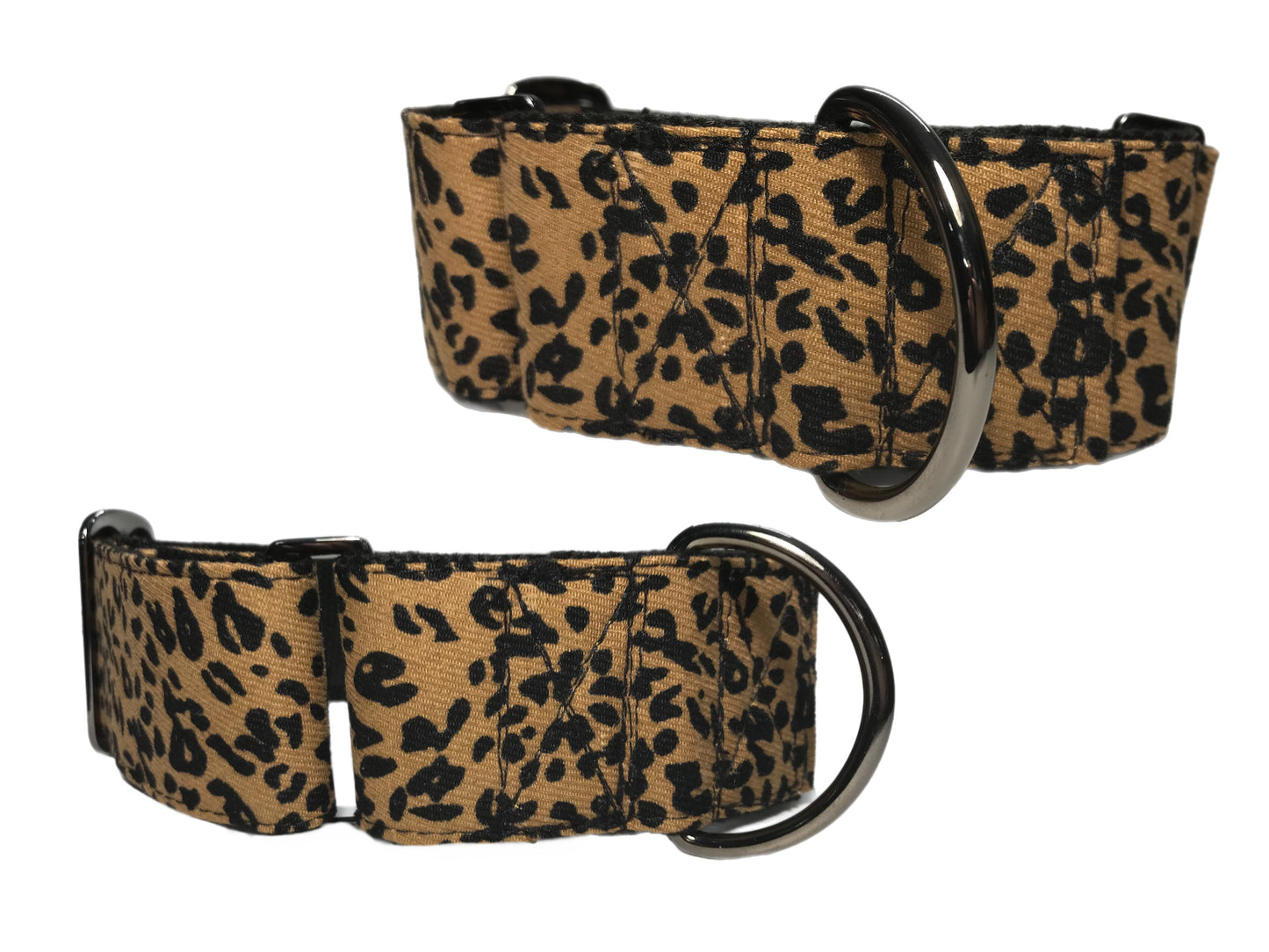 Large martingale collar for the bigger dogs! Leopard print